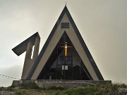 08 Alla cappella di vetta del Pizzo Cerro (1285 m)